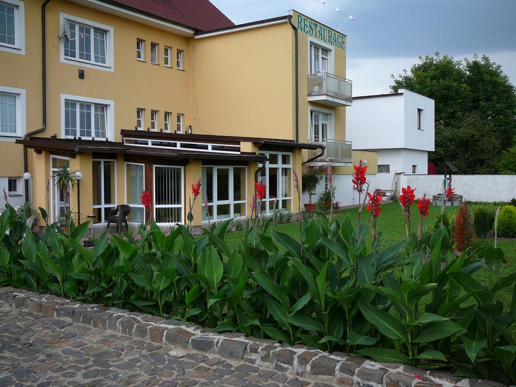 Pension U Mydlaru Mnichovo Hradiště Buitenkant foto