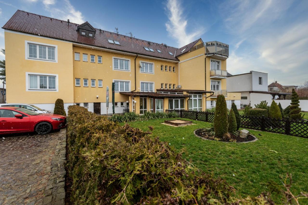 Pension U Mydlaru Mnichovo Hradiště Buitenkant foto